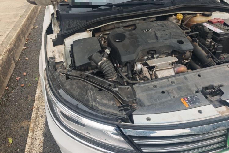Used Roewe i6 2017 20T Automatic Internet ZhiZun Edition Engine Bay Right