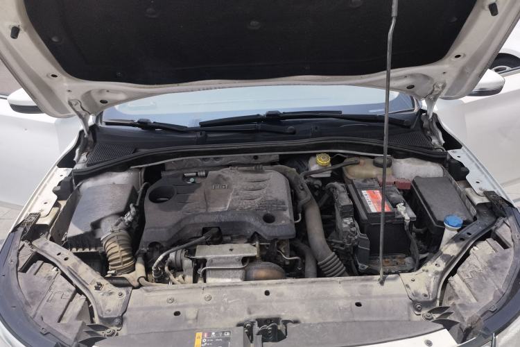 Used Roewe i6 2017 20T Automatic Internet Smart Edition Engine Bay