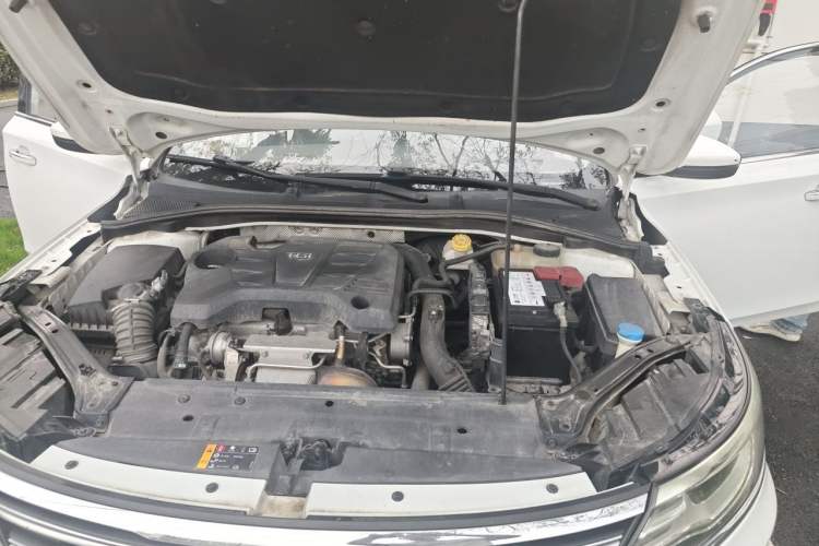 Used Roewe i6 2017 20T Automatic Internet Smart Edition Engine Bay