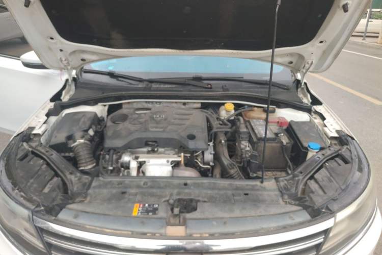 Used Roewe i6 2017 20T Automatic Flagship Edition Engine Bay