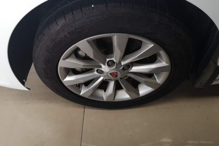 Used Roewe i6 2017 20T Automatic Flagship Edition Exterior 4