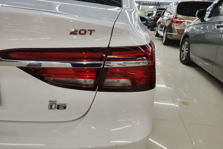 Used Roewe i6 2017 20T Automatic Internet ZhiZun Edition Exterior 6