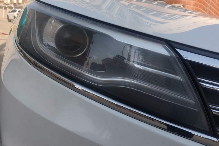 Used Roewe i6 2017 20T Automatic Internet Smart Edition Exterior 6