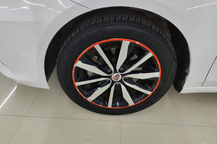 Used Roewe i6 2017 20T Automatic Internet ZhiZun Edition Exterior 7