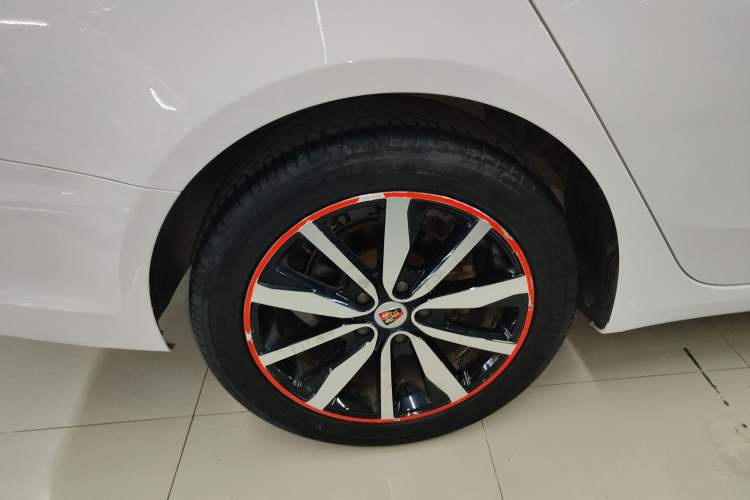 Used Roewe i6 2017 20T Automatic Internet ZhiZun Edition Exterior 8