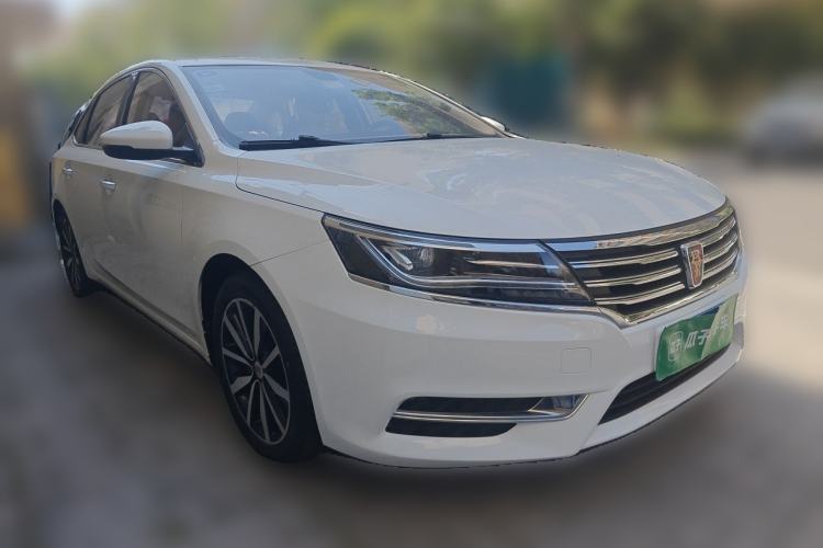 Used Roewe i6 2017 20T Automatic Internet ZhiZun Edition Front Right 45 Deg