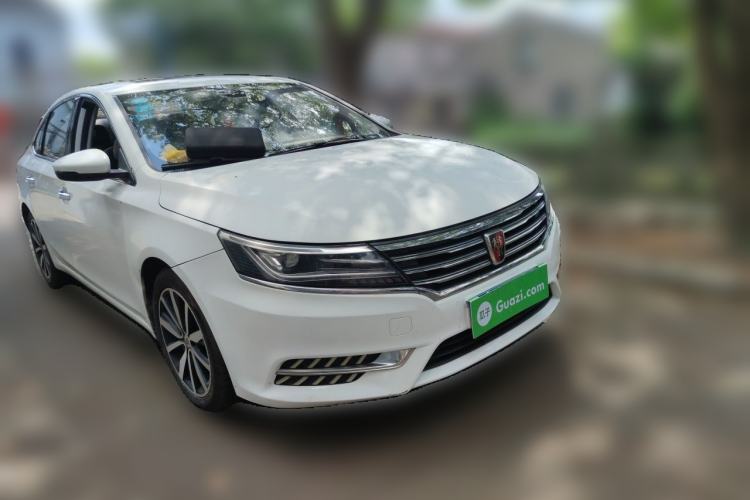Used Roewe i6 2017 20T Automatic Internet ZhiZun Edition Front Right 45 Deg