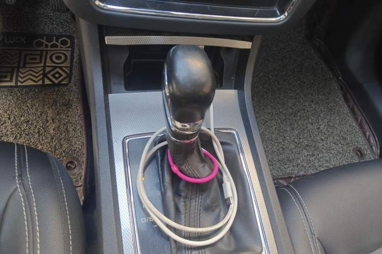 Used Roewe i6 2017 20T Automatic Internet ZhiZun Edition Gear Lever