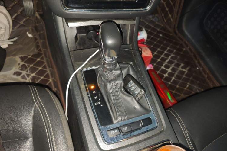 Used Roewe i6 2017 20T Automatic Flagship Edition Gear Lever