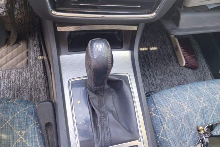 Used Roewe i6 2017 20T Automatic Internet Smart Edition Gear Lever