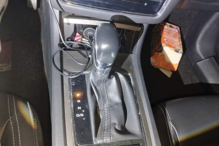 Used Roewe i6 2017 20T Automatic Flagship Edition Gear Lever