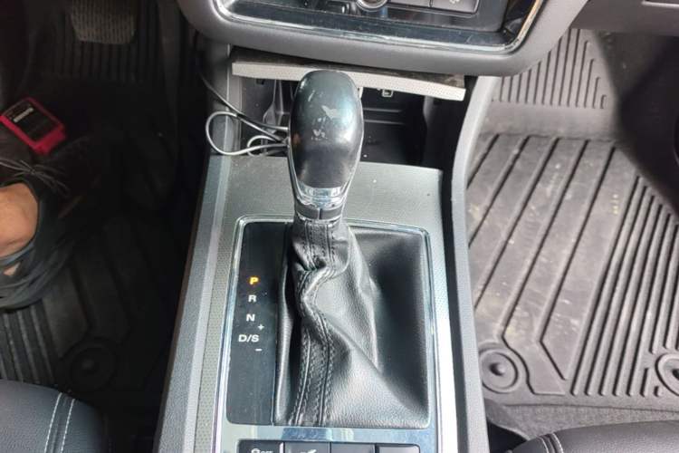 Used Roewe i6 2017 20T Automatic Internet ZhiZun Edition Gear Lever