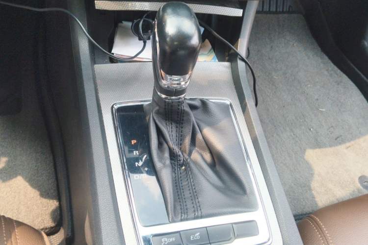 Used Roewe i6 2017 20T Automatic Internet ZhiZun Edition Gear Lever
