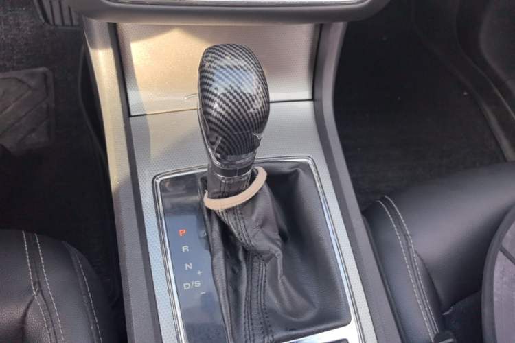 Used Roewe i6 2017 20T Automatic Flagship Edition Gear Lever