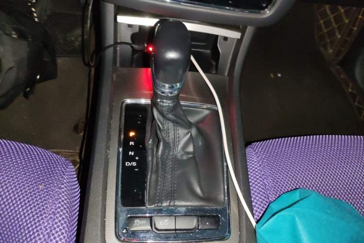 Used Roewe i6 2017 20T Automatic Flagship Edition Gear Lever