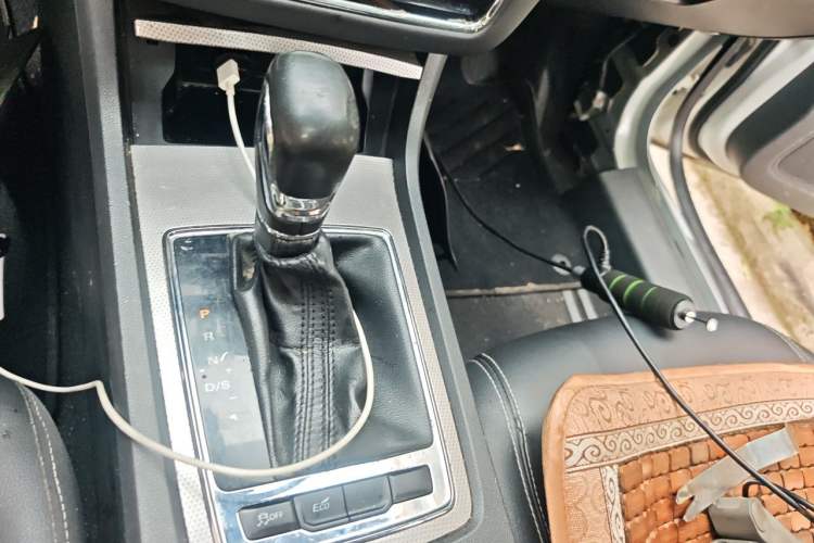 Used Roewe i6 2017 20T Automatic Flagship Edition Gear Lever
