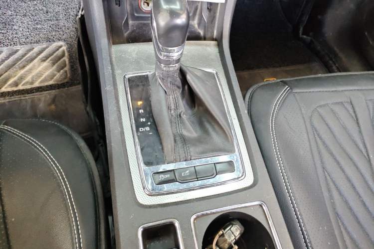 Used Roewe i6 2017 20T Automatic Internet Smart Edition Gear Lever