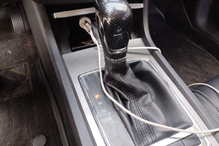 Used Roewe i6 2017 20T Automatic Internet ZhiZun Edition Gear Lever