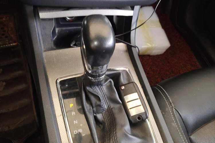 Used Roewe i6 2017 20T Automatic Flagship Edition Gear Lever
