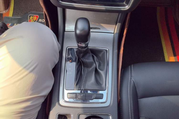 Used Roewe i6 2017 20T Automatic Internet Smart Edition Gear Lever