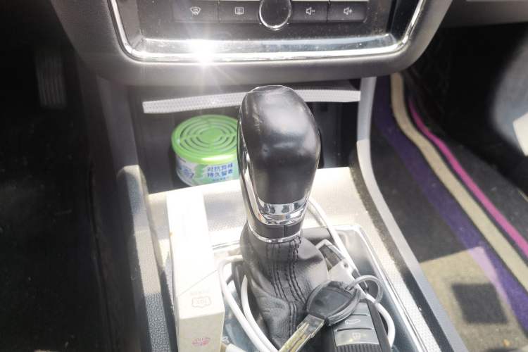 Used Roewe i6 2017 20T Automatic Internet Smart Edition Gear Lever
