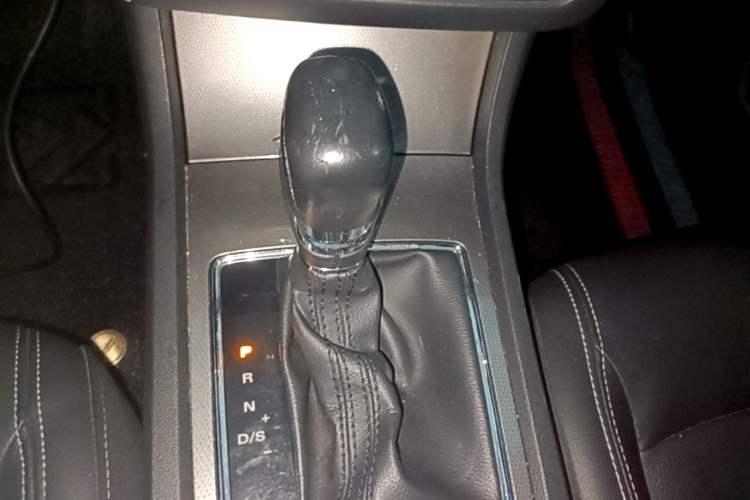 Used Roewe i6 2017 20T Automatic Internet Smart Edition Gear Lever