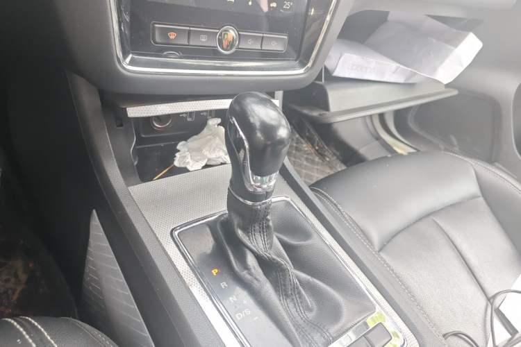 Used Roewe i6 2017 20T Automatic Internet Smart Edition Gear Lever