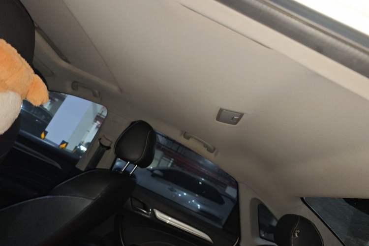 Used Roewe i6 2017 20T Automatic Flagship Edition Headliner