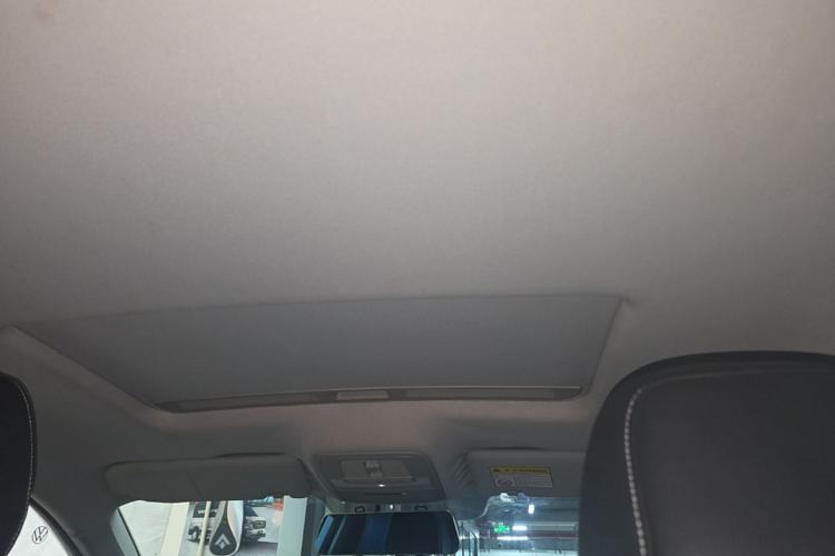Used Roewe i6 2017 16T Manual Luxury Edition Headliner
