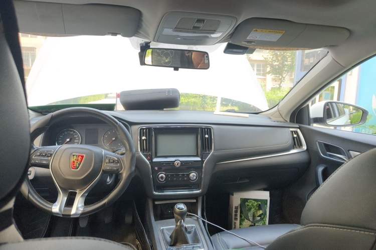 Used Roewe i6 2017 20T Manual Luxury Edition Headliner