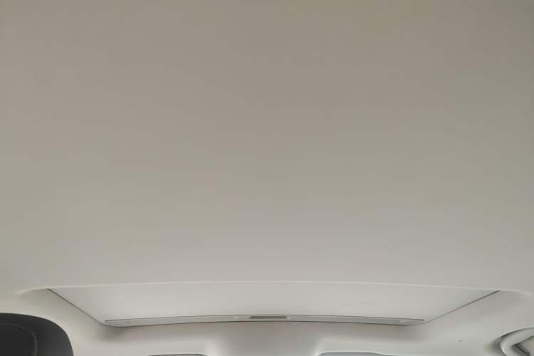 Used Roewe i6 2017 20T Automatic Internet Smart Edition Headliner