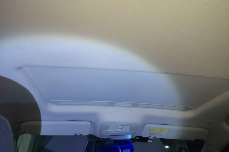 Used Roewe i6 2017 20T Automatic Internet Smart Edition Headliner