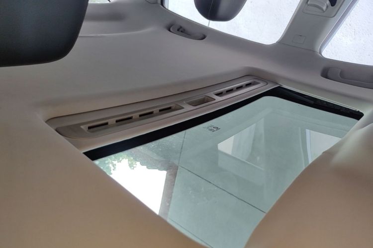 Used Roewe i6 2017 20T Automatic Internet ZhiZun Edition Headliner