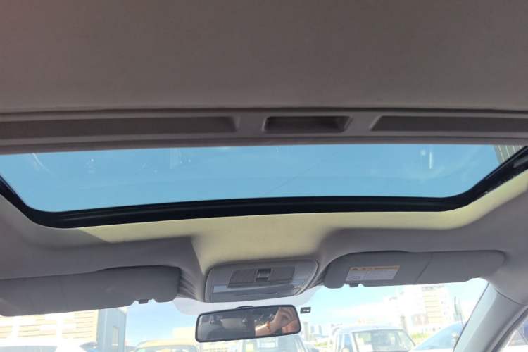 Used Roewe i6 2017 20T Automatic Flagship Edition Headliner