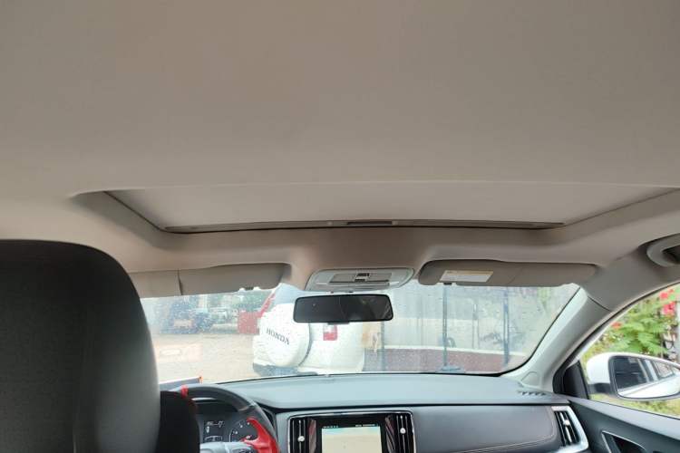 Used Roewe i6 2017 20T Automatic Internet Smart Edition Headliner