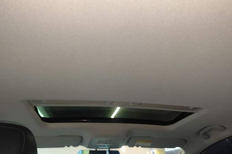 Used Roewe i6 2017 20T Automatic Internet Smart Edition Headliner