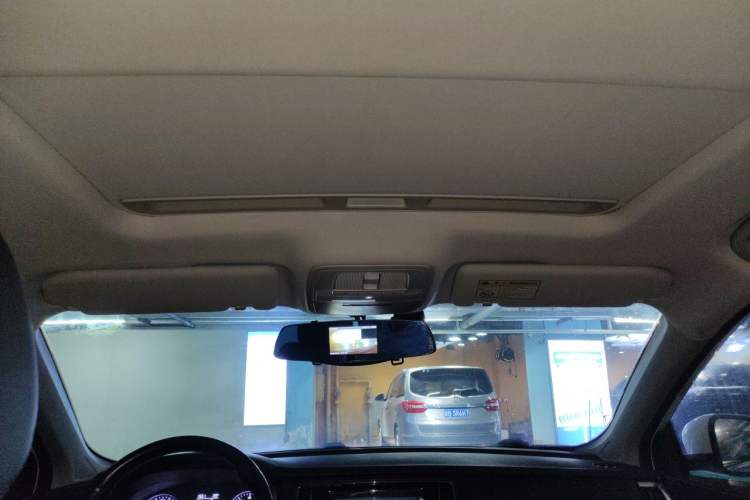 Used Roewe i6 2017 20T Automatic Flagship Edition Headliner
