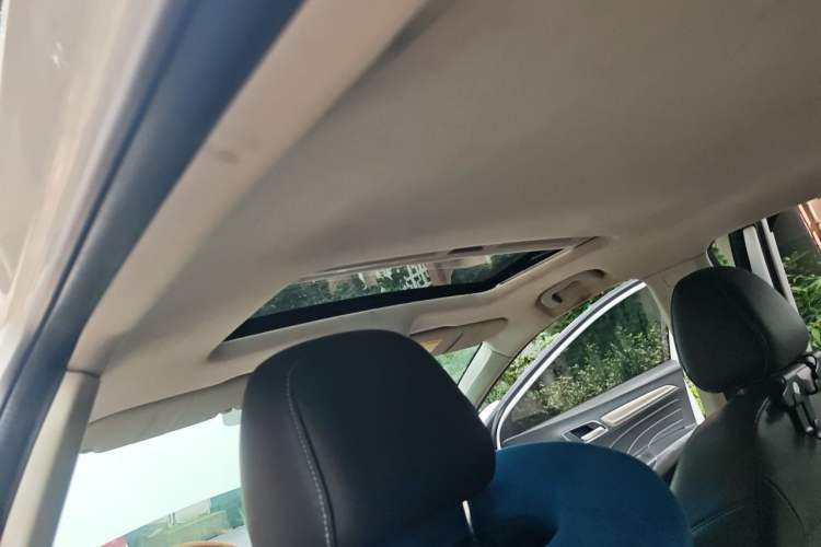 Used Roewe i6 2017 20T Automatic Flagship Edition Headliner