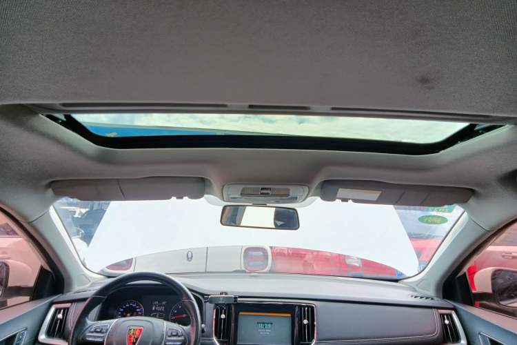 Used Roewe i6 2017 16T Manual Luxury Edition Headliner