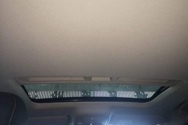Used Roewe i6 2017 20T Automatic Flagship Edition Headliner