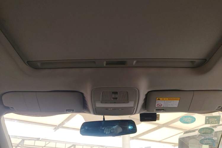 Used Roewe i6 2017 20T Automatic Flagship Edition Headliner