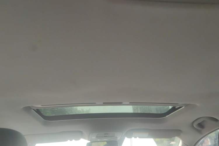 Used Roewe i6 2017 20T Automatic Flagship Edition Headliner