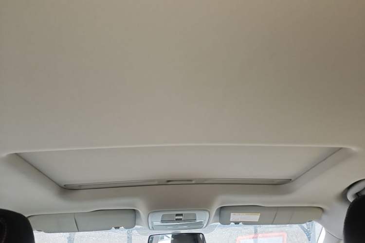 Used Roewe i6 2017 20T Automatic Flagship Edition Headliner
