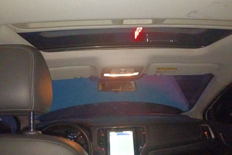 Used Roewe i6 2017 20T Automatic Internet Smart Edition Headliner
