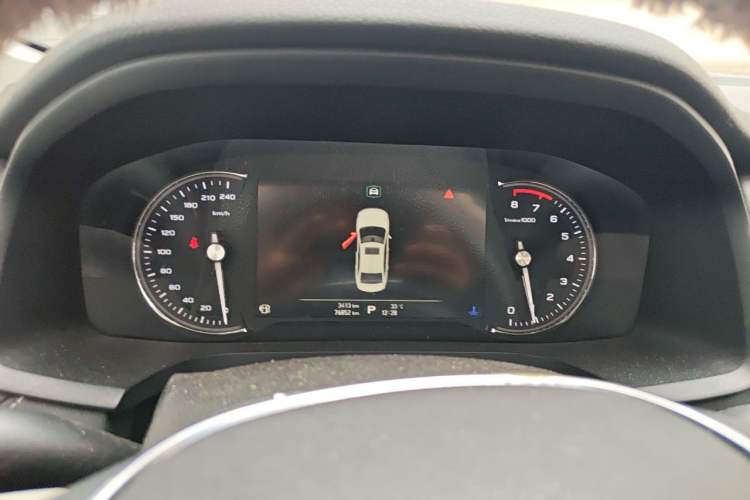 Used Roewe i6 2017 20T Automatic Internet ZhiZun Edition Instrument Cluster