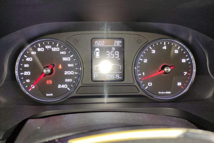 Used Roewe i6 2017 20T Automatic Flagship Edition Instrument Cluster