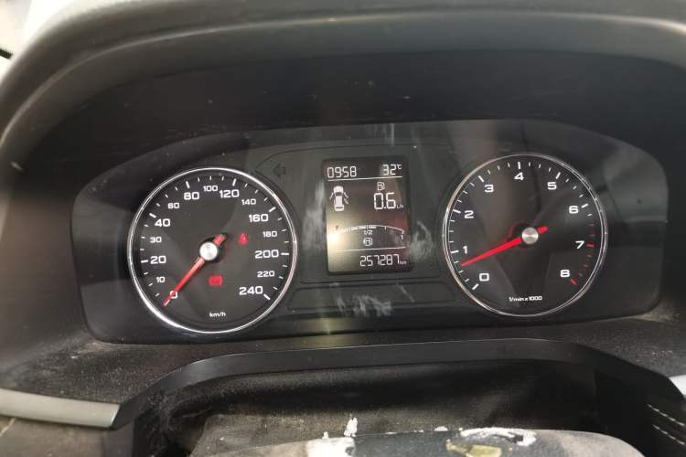 Used Roewe i6 2017 20T Manual Luxury Edition Instrument Cluster