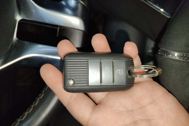Used Roewe i6 2017 20T Automatic Internet ZhiZun Edition Interior 1