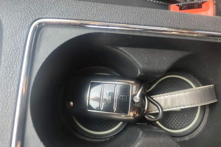 Used Roewe i6 2017 20T Automatic Internet Smart Edition Interior 1