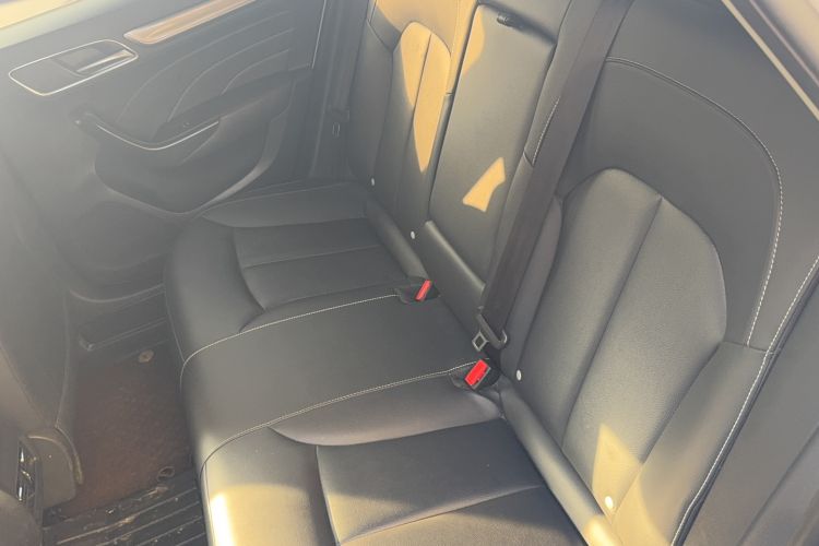 Used Roewe i6 2017 20T Automatic Internet Smart Edition Interior 1